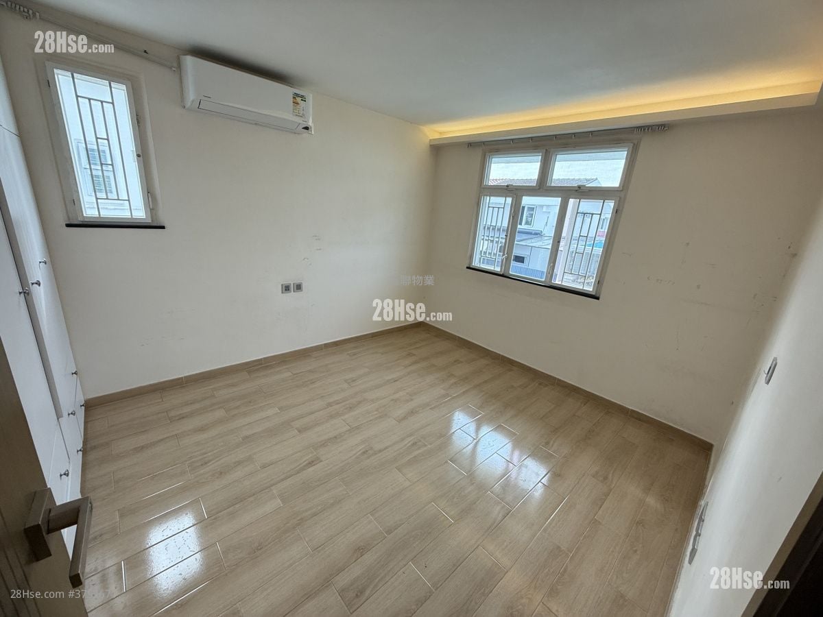 Fairview Park Sell 3 Bedrooms , 2 Bathrooms 848 ft²