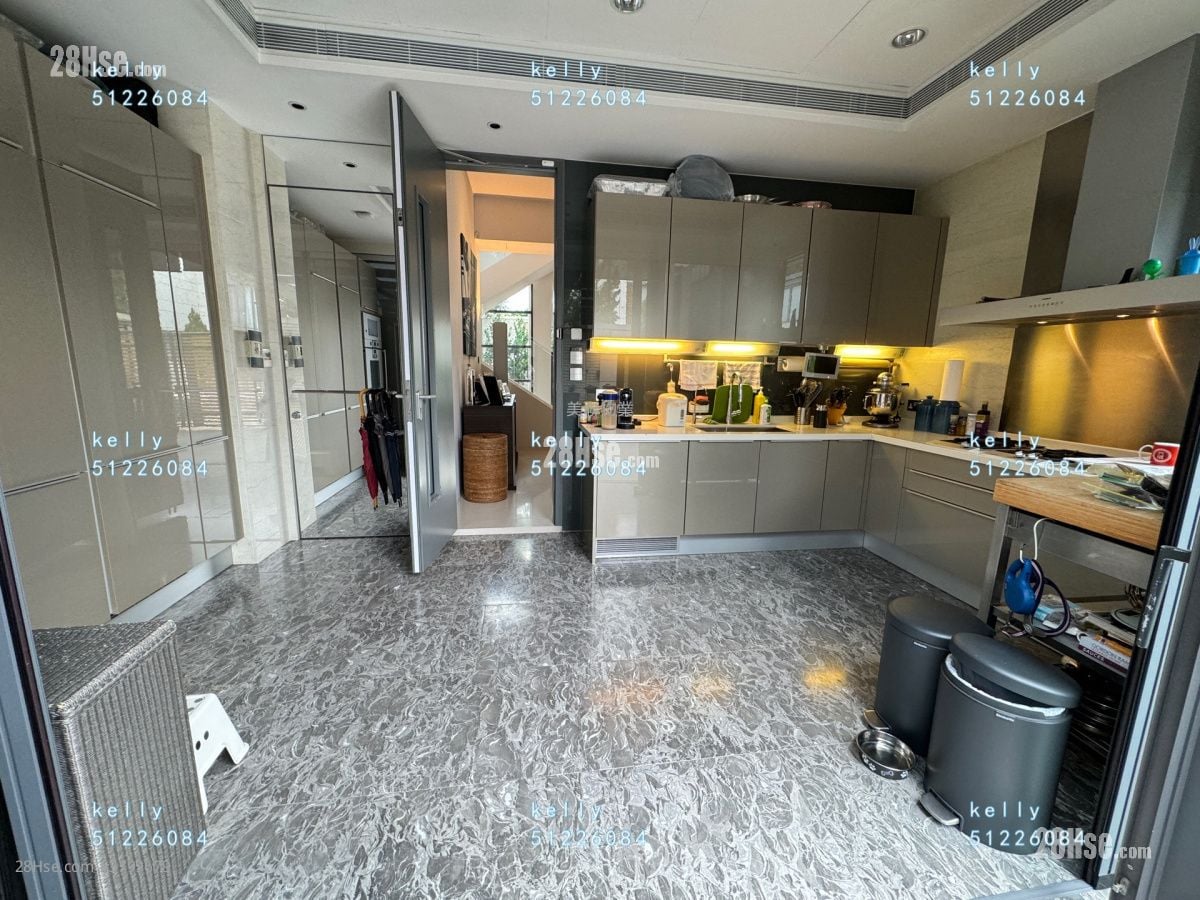 Valais Sell 3 Bedrooms , 4 Bathrooms 2,011 ft²