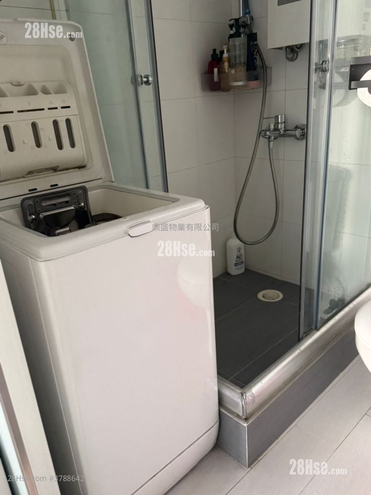 Fortune Mansion Rental 2 Bedrooms , 1 Bathroom 359 ft²