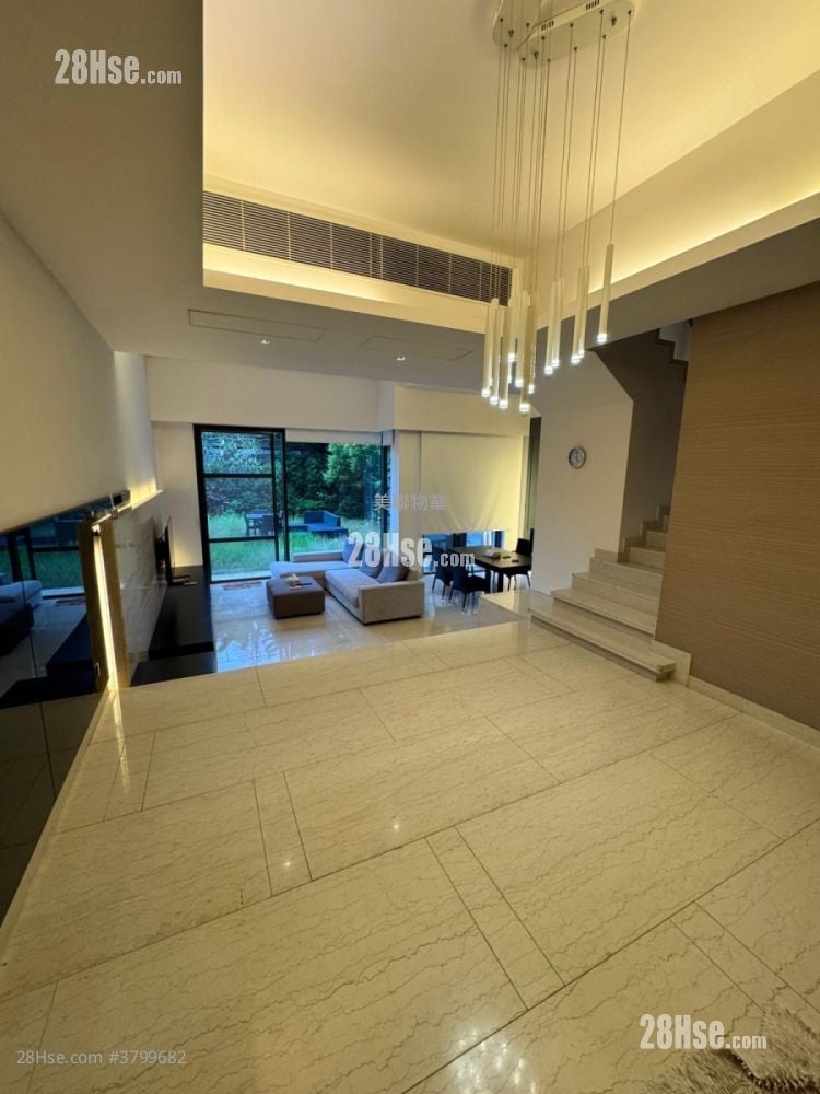 Valais Sell 3 Bedrooms , 5+ Bathrooms 1,815 ft²