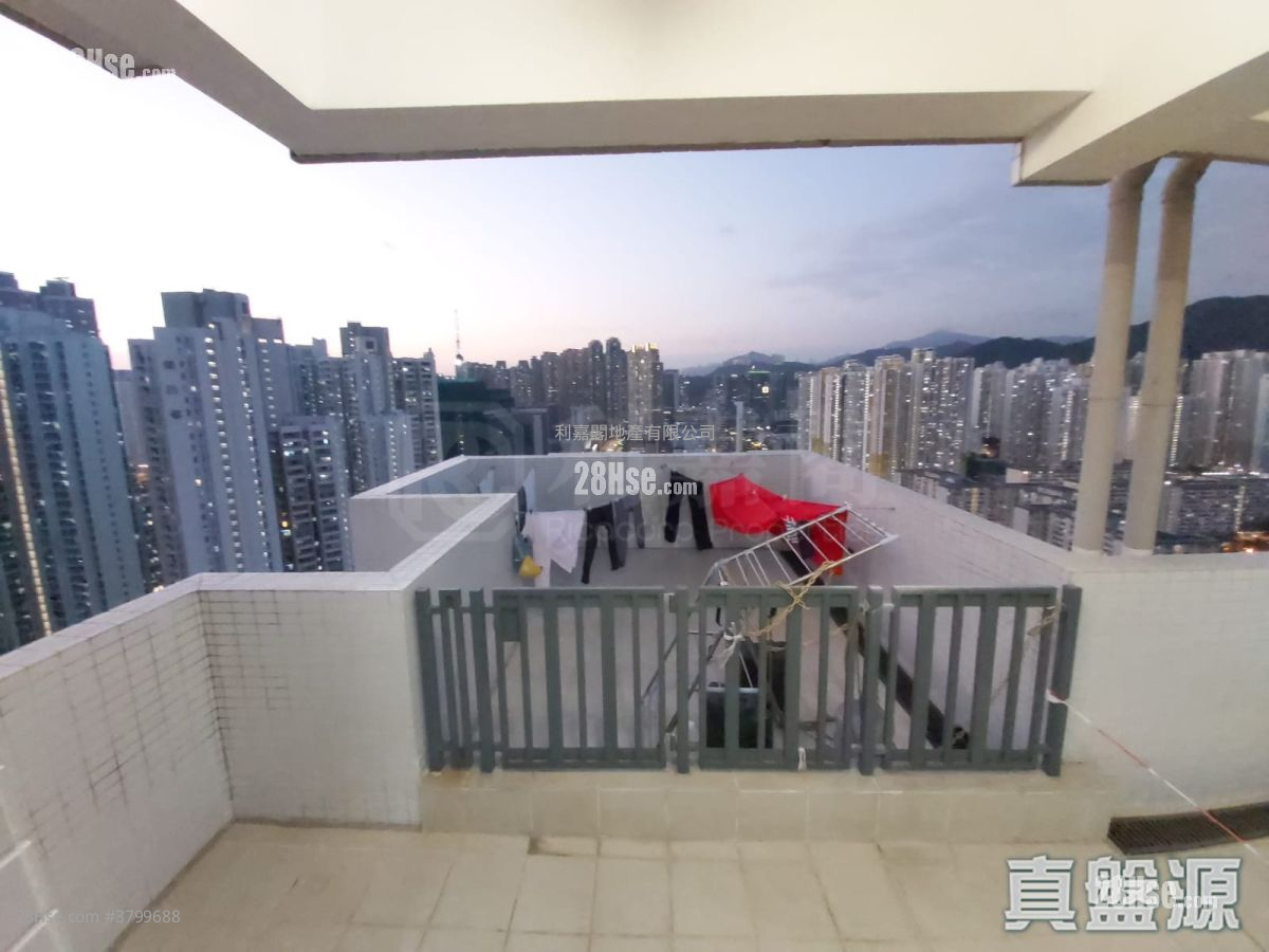 Astoria Crest Sell 1 Bedroom 260 ft²