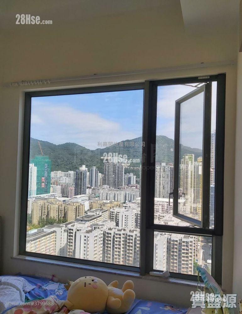 Astoria Crest Sell 1 Bedroom 260 ft²