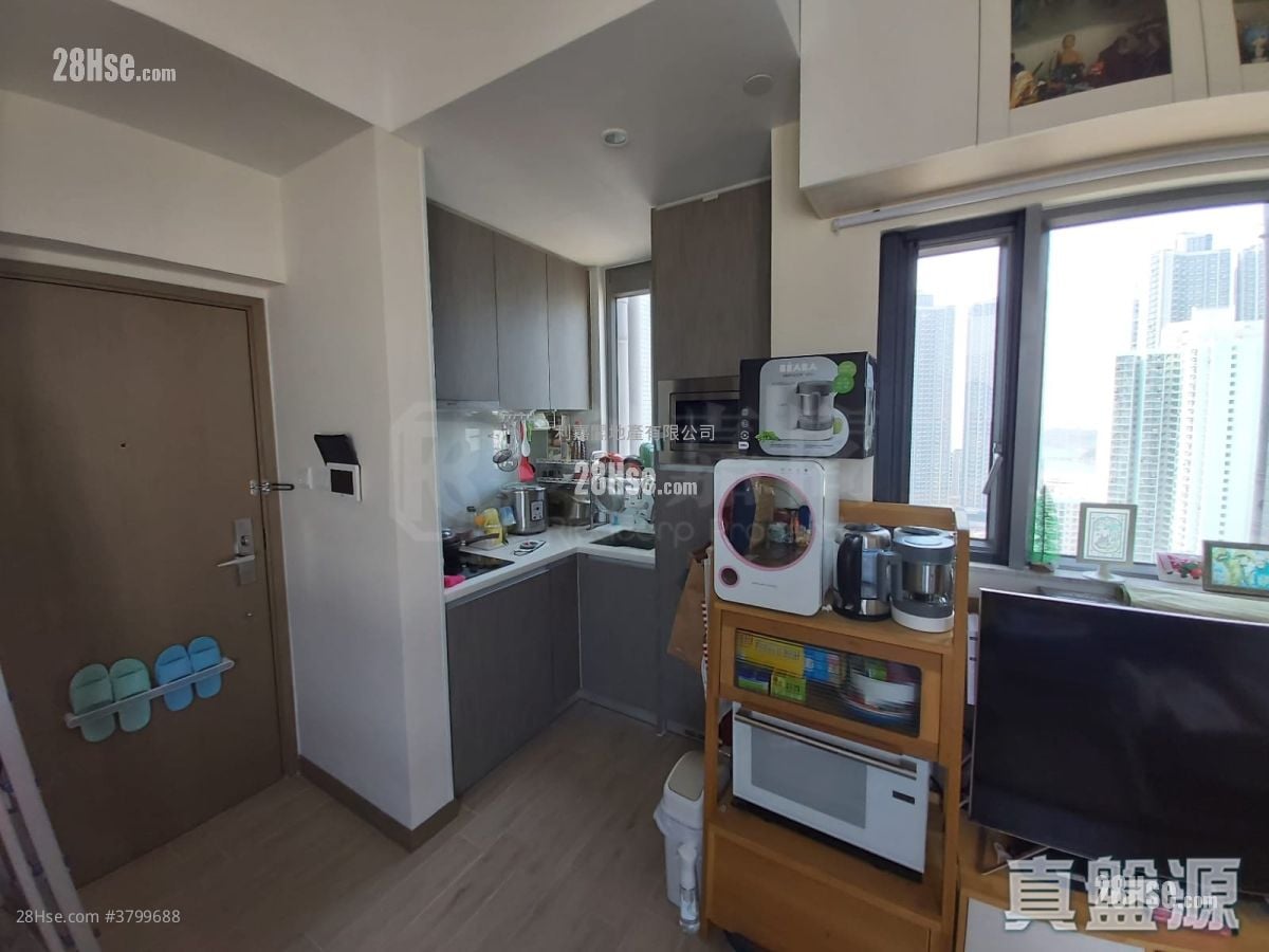 Astoria Crest Sell 1 Bedroom 260 ft²