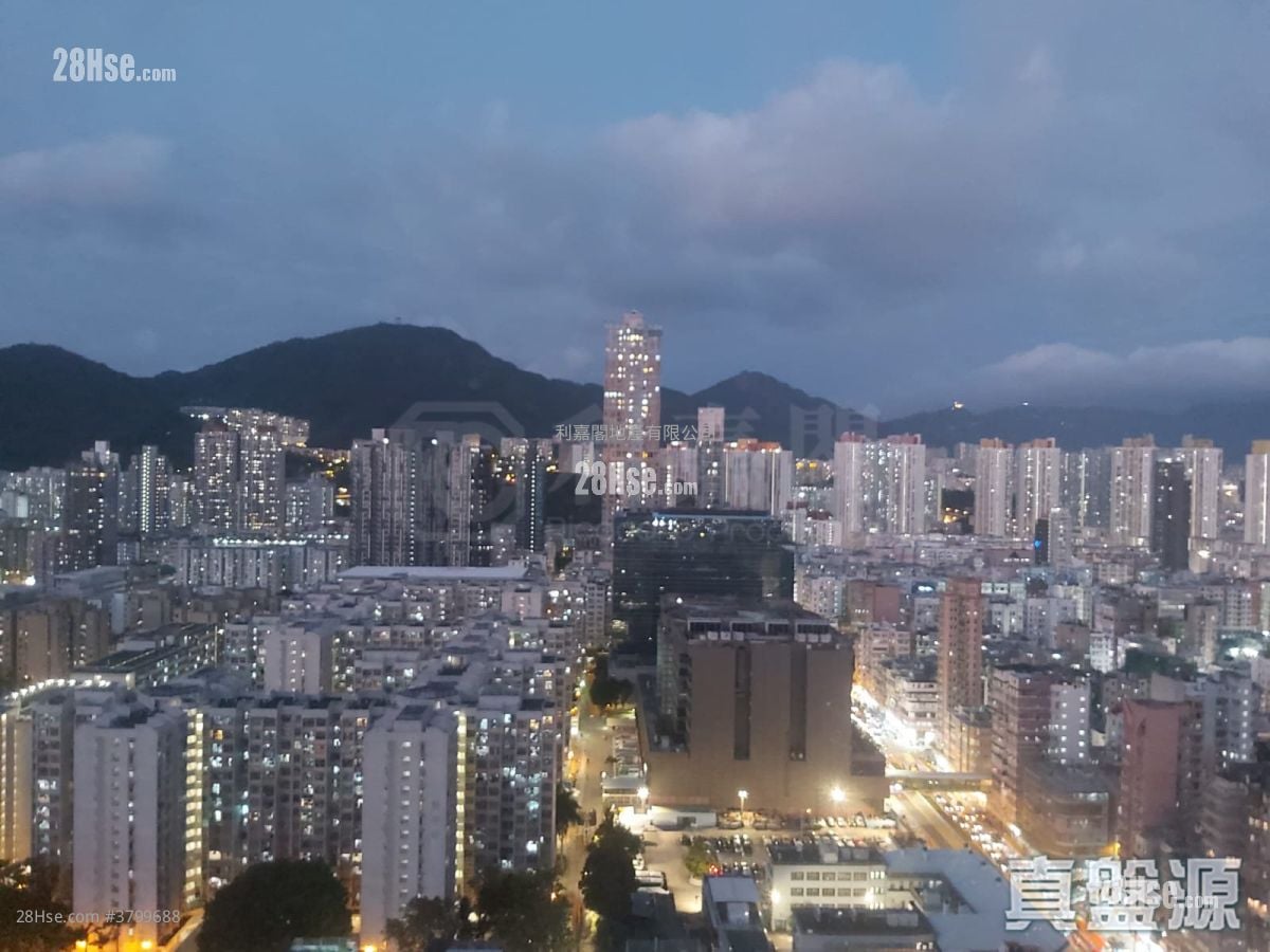 Astoria Crest Sell 1 Bedroom 260 ft²