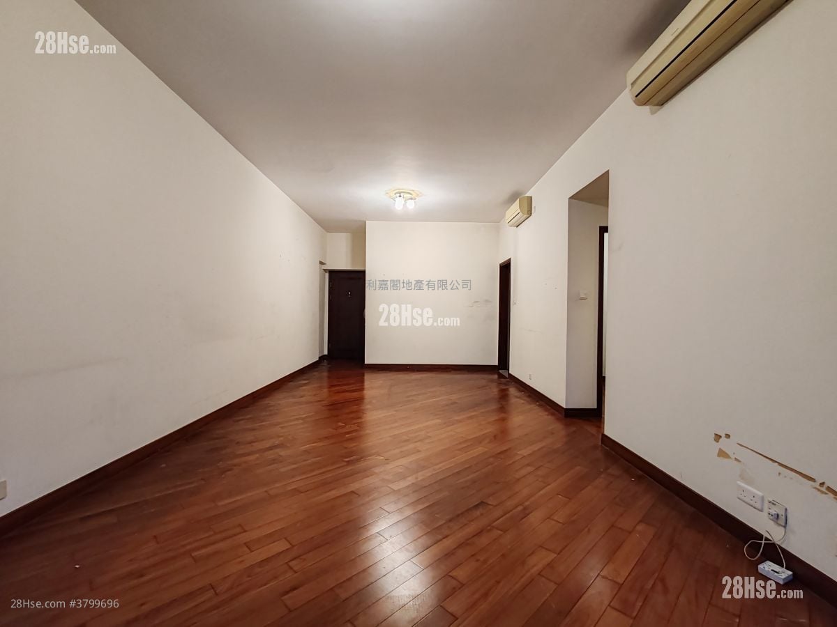 The Palazzo Sell 4 Bedrooms , 2 Bathrooms 1,035 ft²