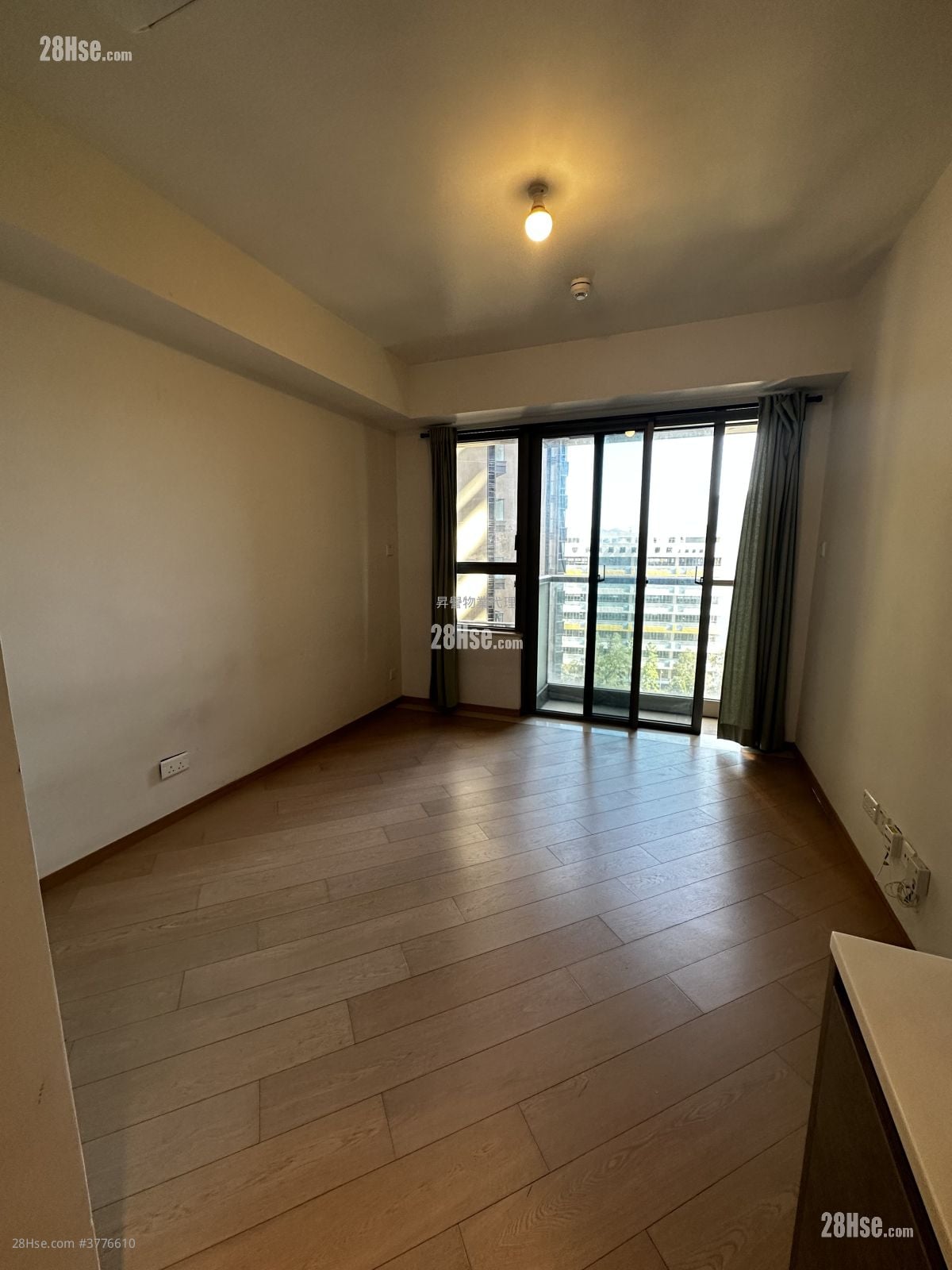 Upper East Sell Studio 230 ft²