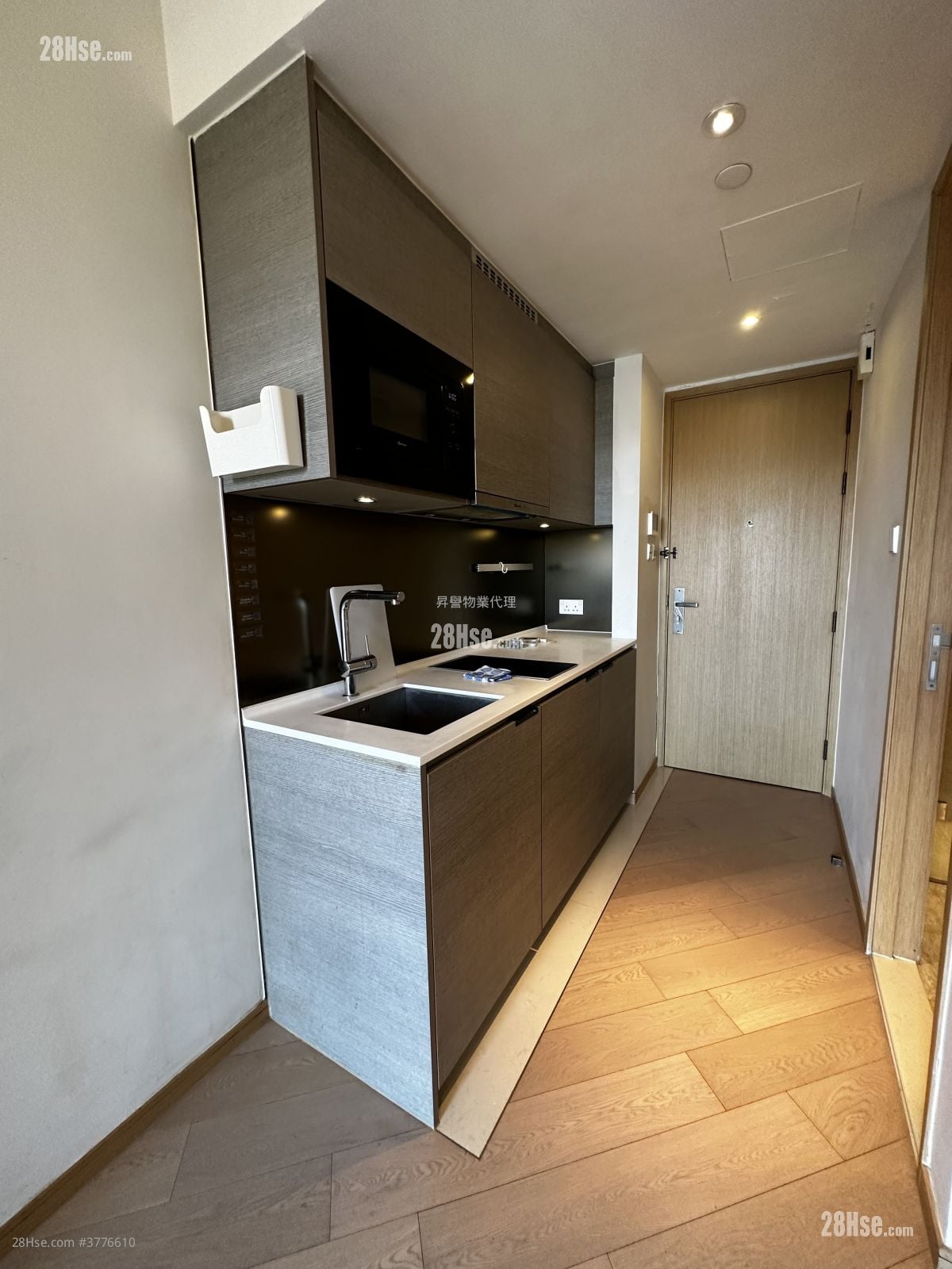 Upper East Sell Studio 230 ft²