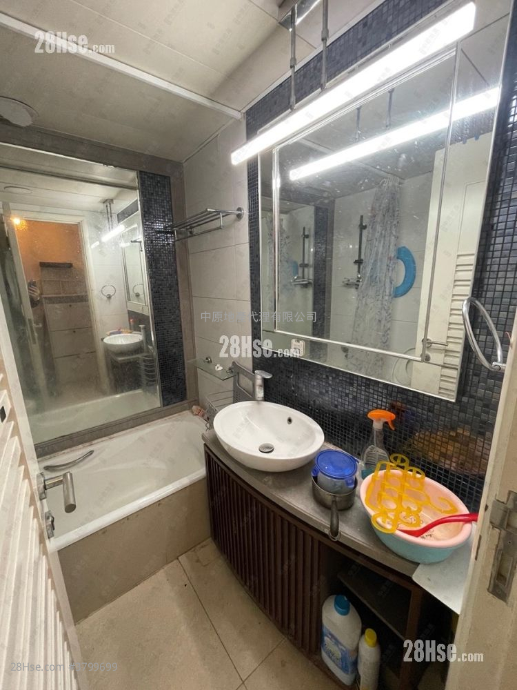 The Capitol Sell 2 Bedrooms , 1 Bathroom 518 ft²