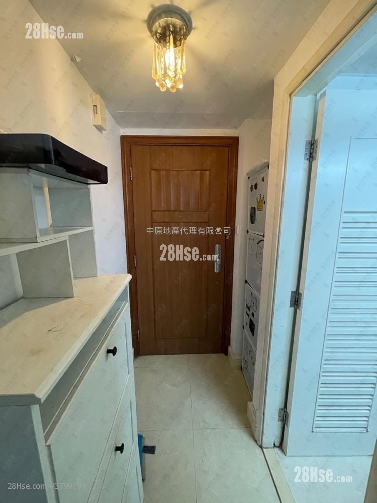 The Capitol Sell 2 Bedrooms , 1 Bathroom 518 ft²