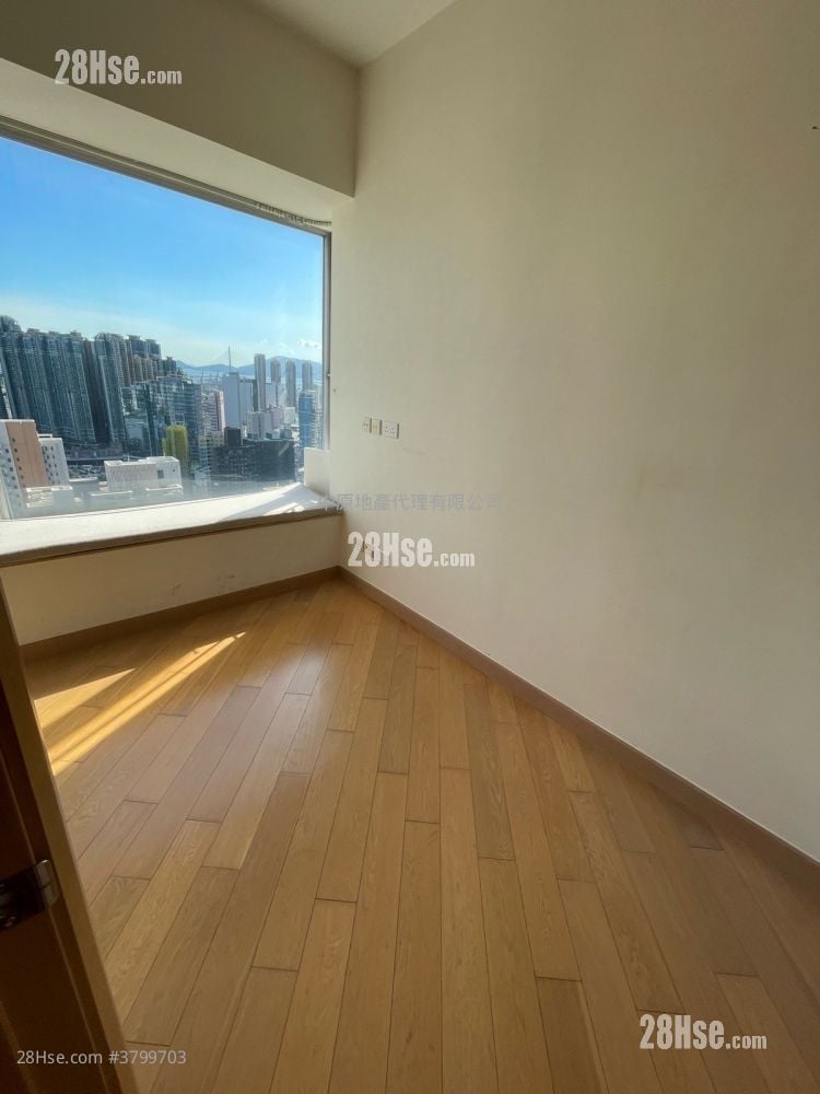 Beacon Lodge Sell 3 Bedrooms 603 ft²