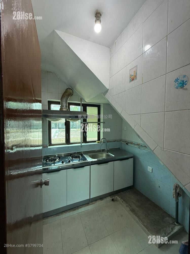 村屋 租盘 3 房 , 1 浴室 650 平方尺