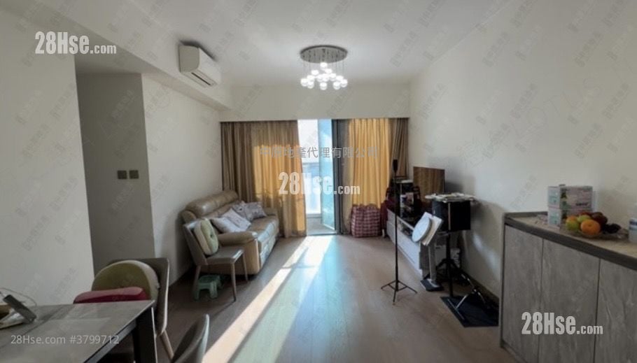 Aurora Sell 3 Bedrooms 803 ft²