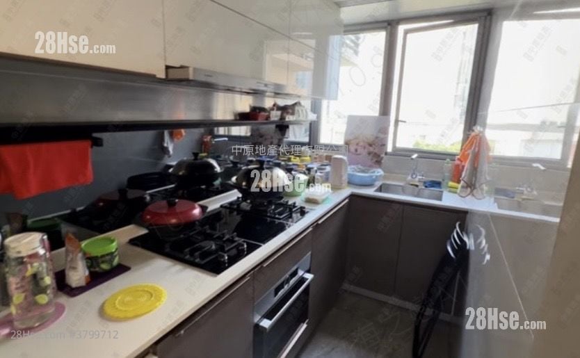 Aurora Sell 3 Bedrooms 803 ft²