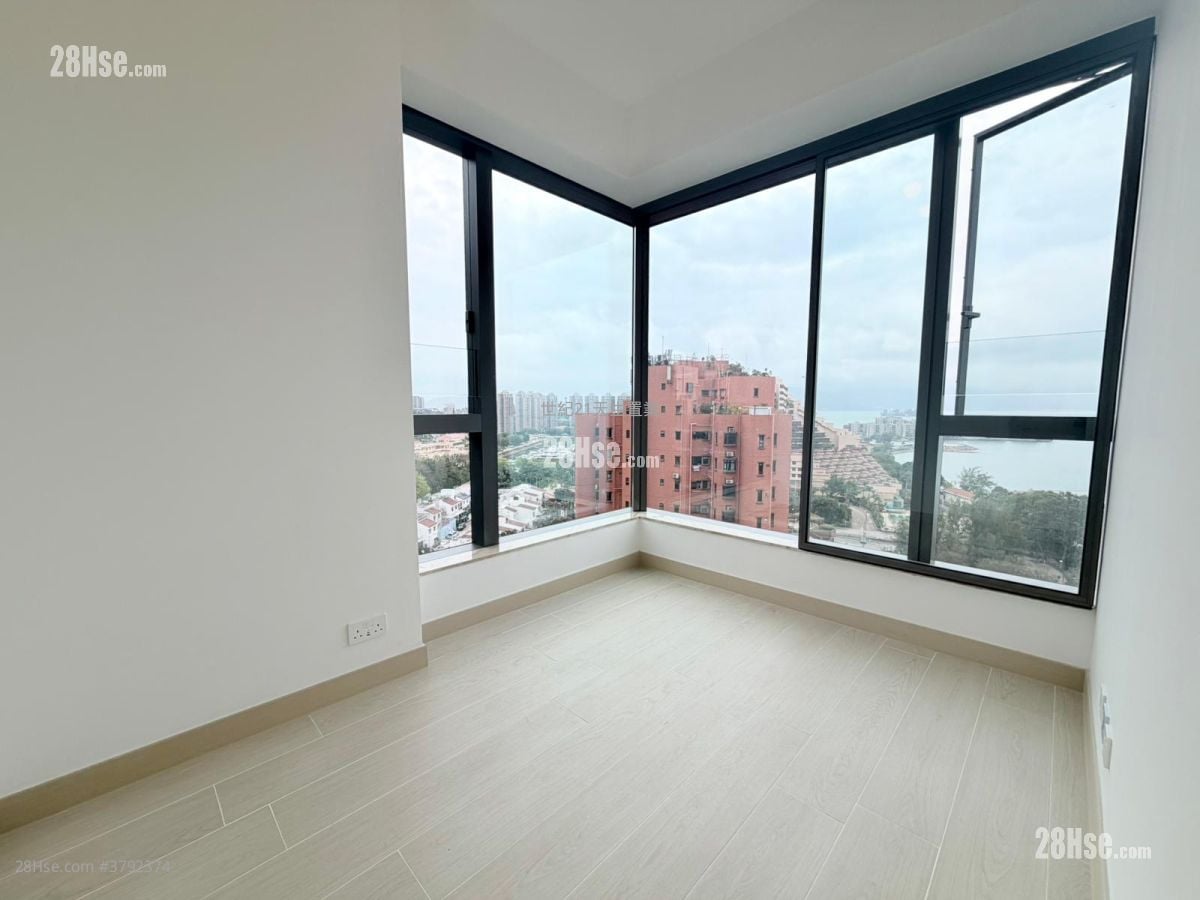 Gold Coast Bay Rental 2 Bedrooms , 1 Bathroom 545 ft²