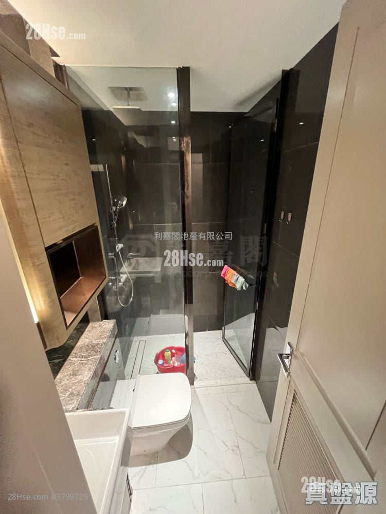 Eden Manor Sell 280 ft²