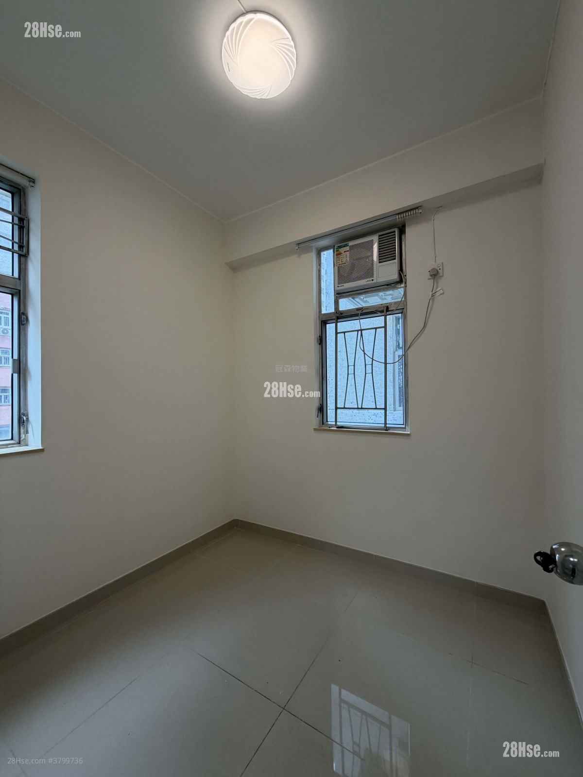 美菲阁 租盘 2 房 330 平方尺