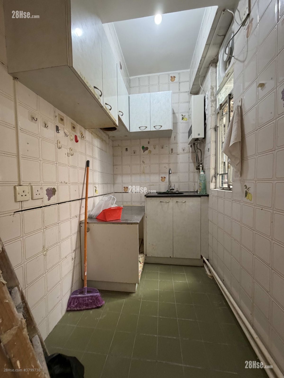 美菲阁 租盘 2 房 330 平方尺