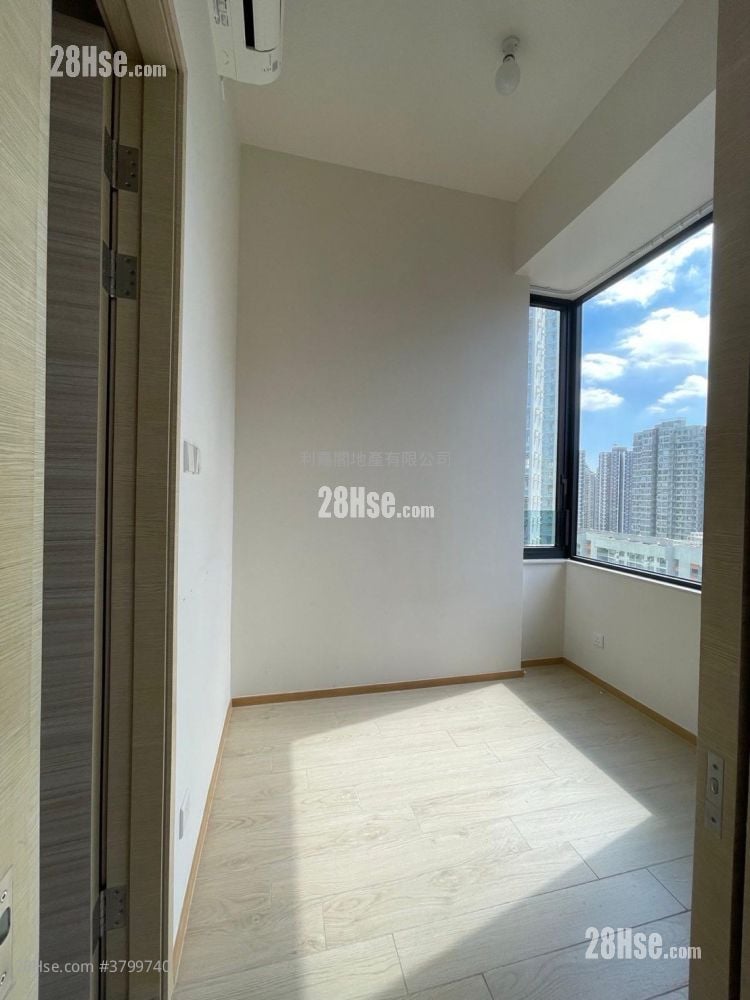 Edition 178 Sell 1 Bathroom 225 ft²