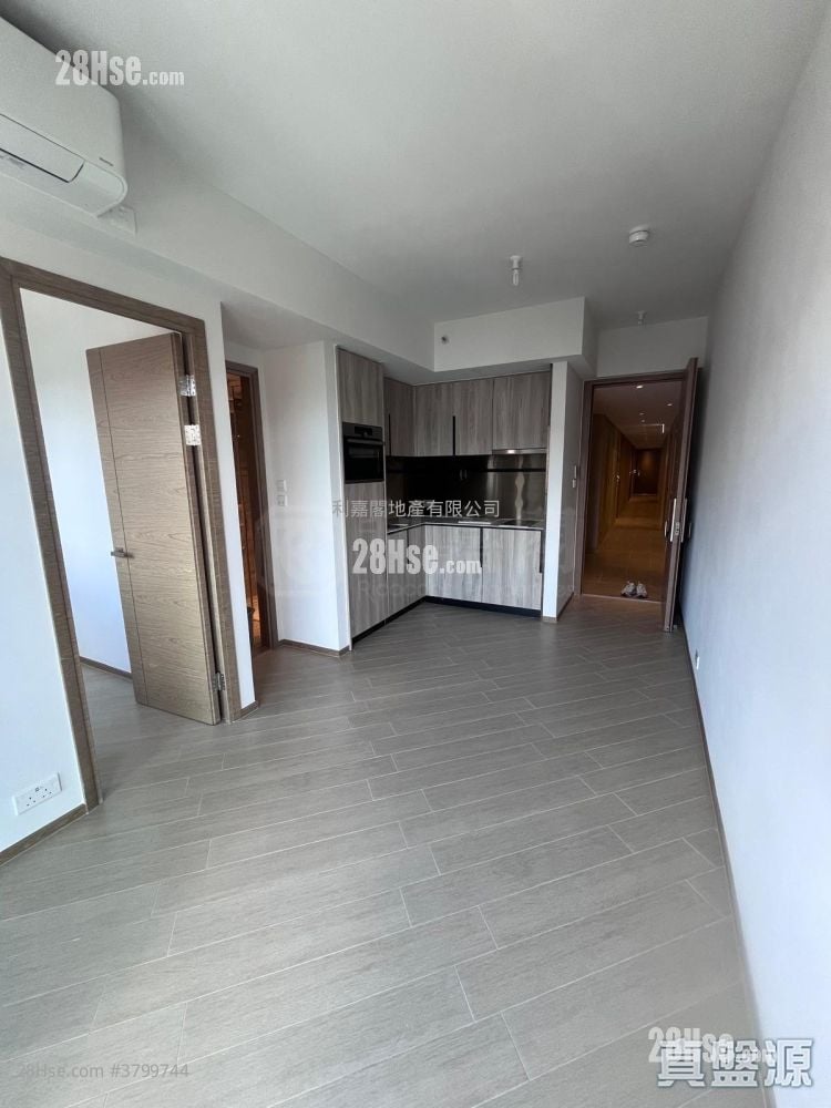 High Park Sell 1 Bedroom 320 ft²