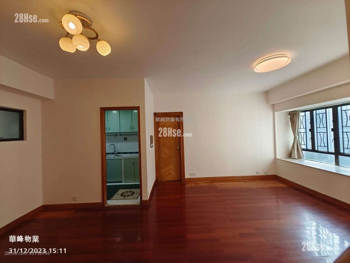 华景山庄 租盘 3 房 , 2 浴室 774 平方尺