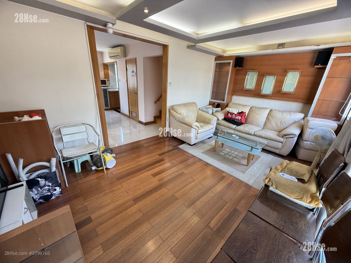 锦绣花园 售盘 3 房 , 3 浴室 950 平方尺