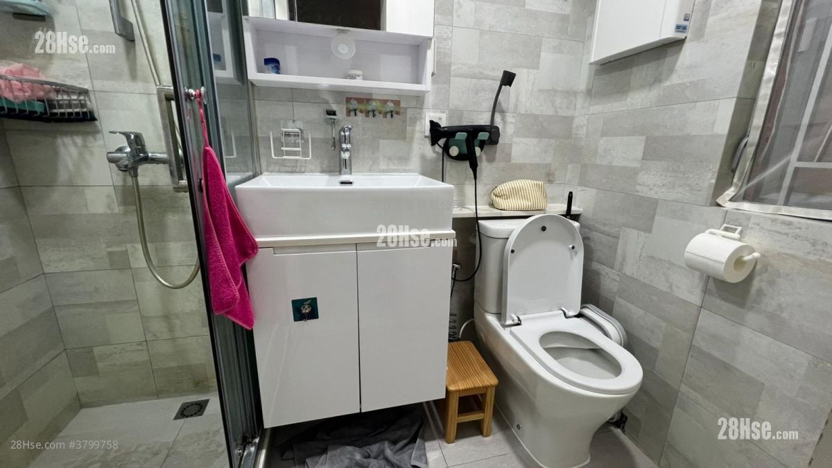 Kin Tye Lung Building Sell 2 Bedrooms , 1 Bathroom 456 ft²