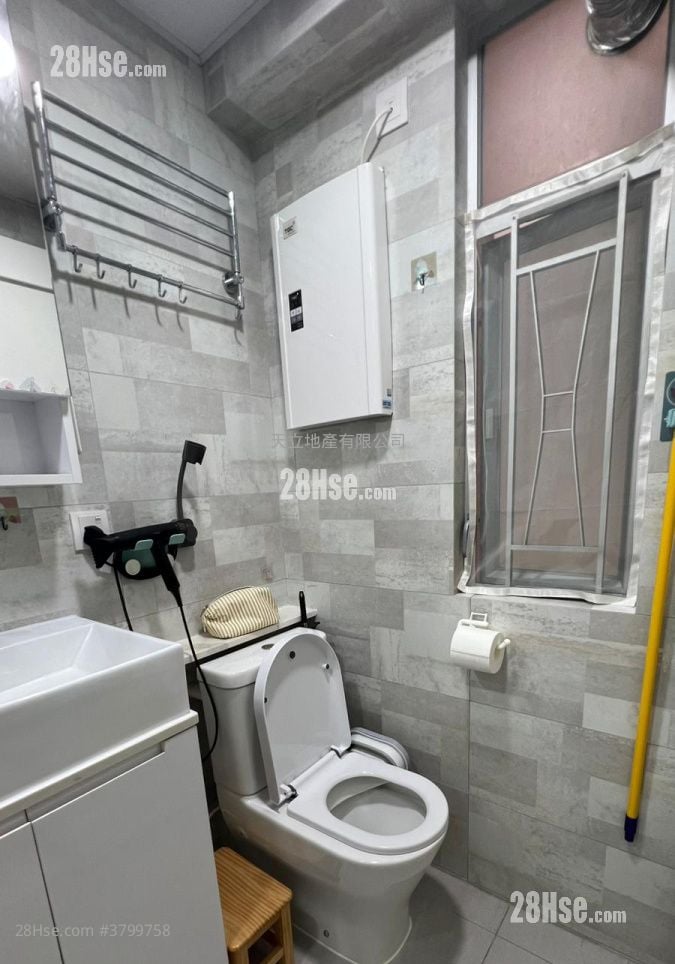 Kin Tye Lung Building Sell 2 Bedrooms , 1 Bathroom 456 ft²