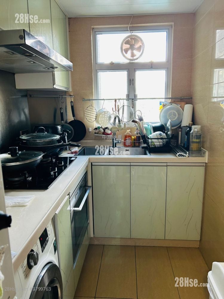 Sky Tower Sell 2 Bedrooms , 1 Bathroom 539 ft²