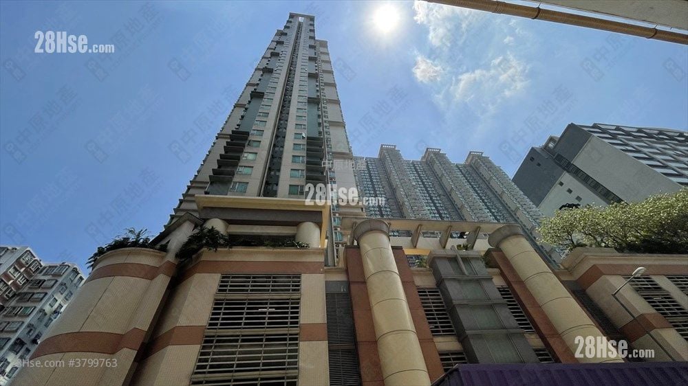 Sky Tower Sell 2 Bedrooms , 1 Bathroom 539 ft²