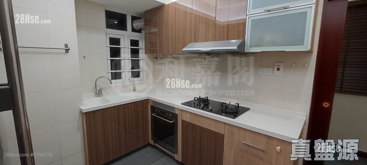 Coral Court Rental 3 Bedrooms , 2 Bathrooms 1,173 ft²