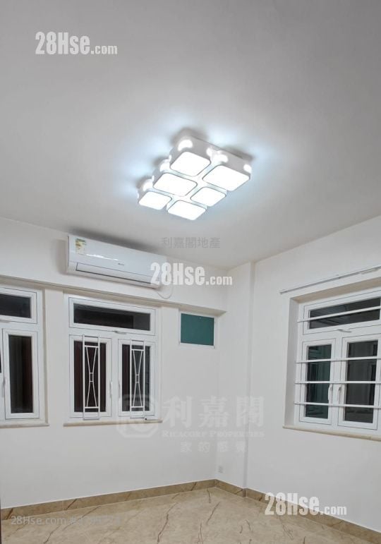 Coral Court Rental 3 Bedrooms , 2 Bathrooms 1,173 ft²