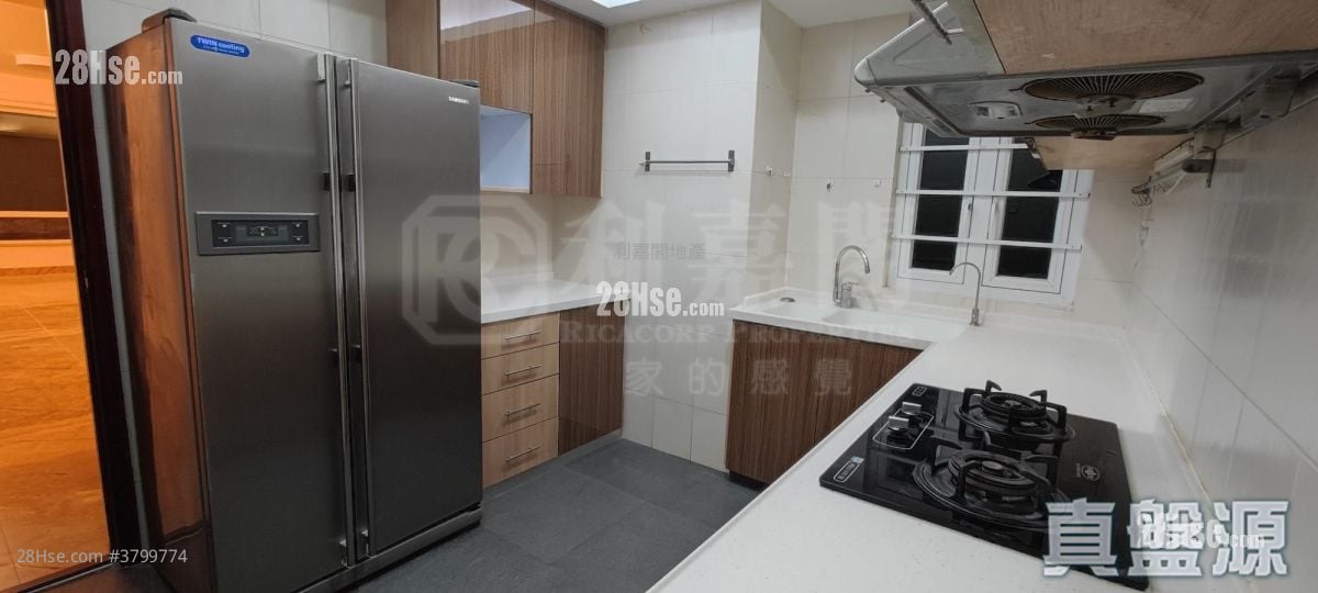 Coral Court Rental 3 Bedrooms , 2 Bathrooms 1,173 ft²