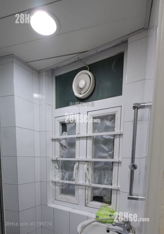 Coral Court Rental 3 Bedrooms , 2 Bathrooms 1,173 ft²