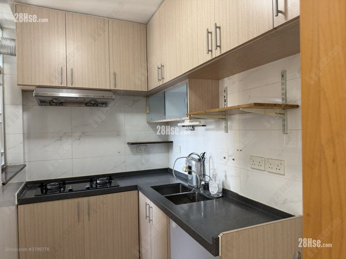 Tsing Yi Garden Sell 3 Bedrooms , 1 Bathroom 547 ft²