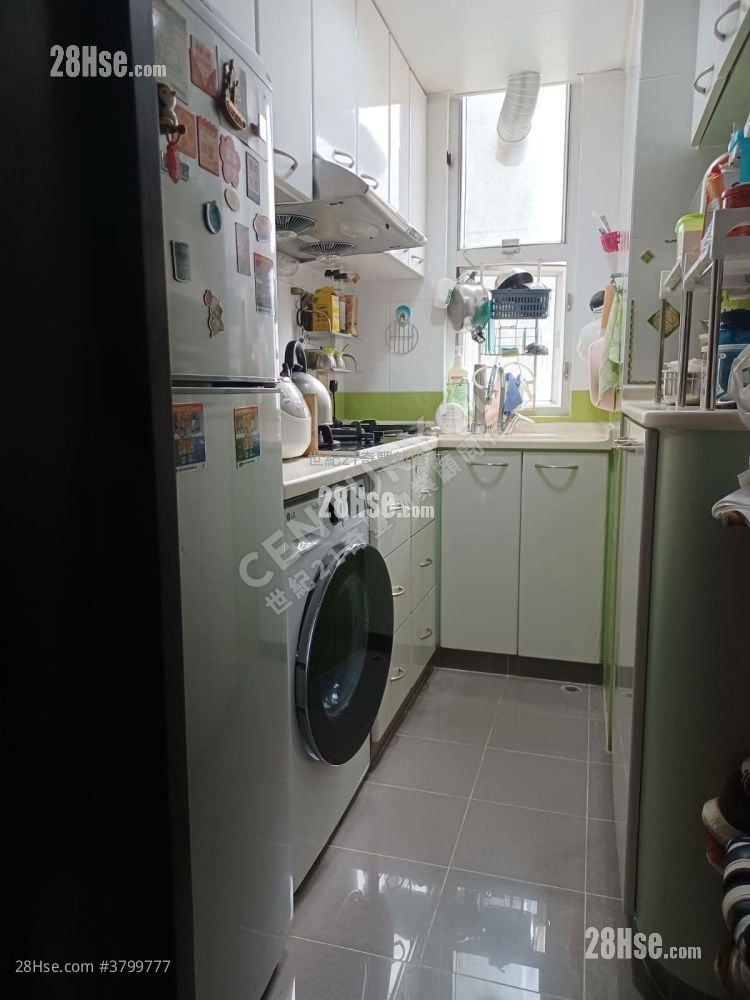 Kam Hay Court Sell 3 Bedrooms , 1 Bathroom