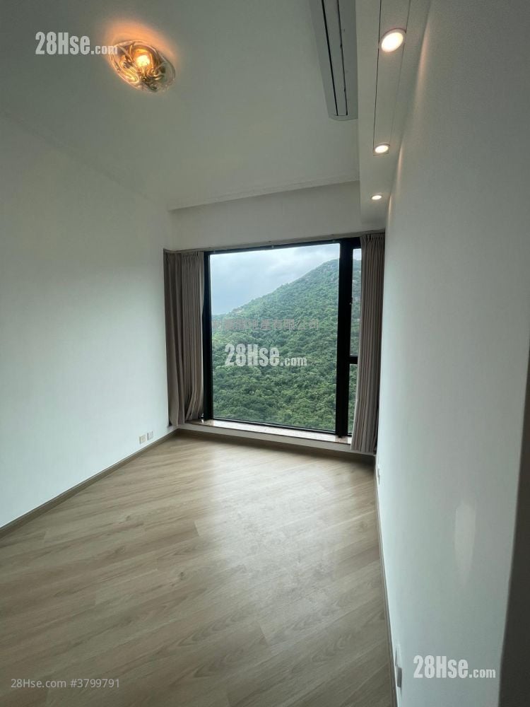 Castello Sell 2 Bedrooms , 1 Bathroom 580 ft²