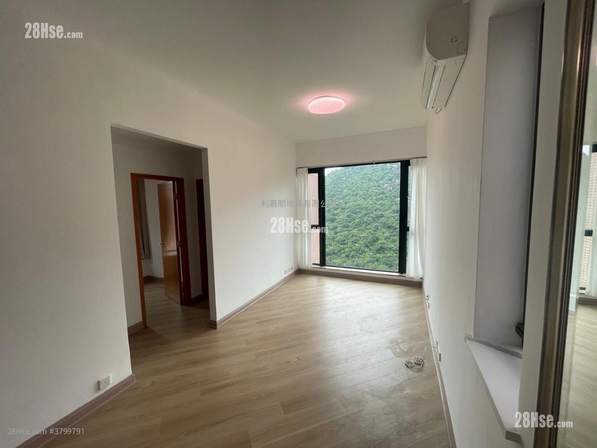 Castello Sell 2 Bedrooms , 1 Bathroom 580 ft²