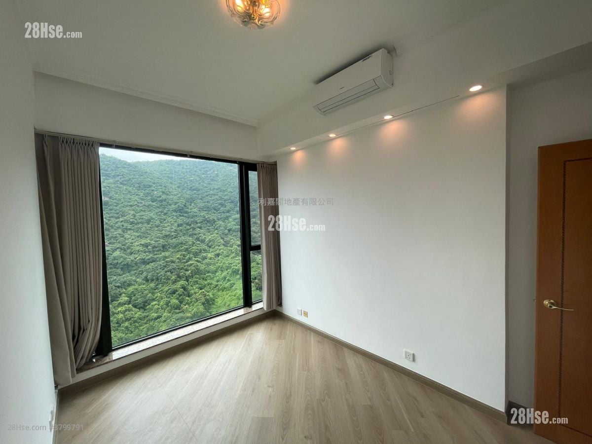 Castello Sell 2 Bedrooms , 1 Bathroom 580 ft²