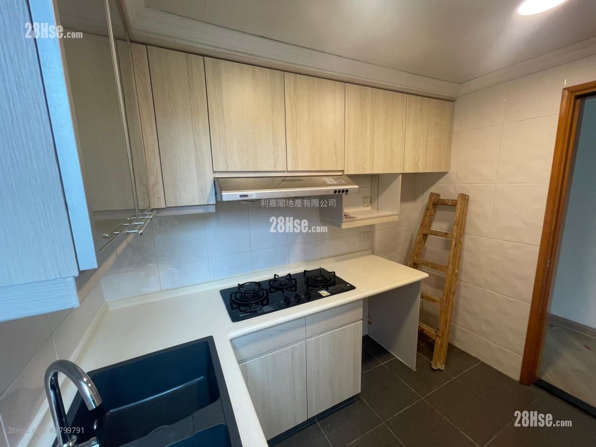 Castello Sell 2 Bedrooms , 1 Bathroom 580 ft²