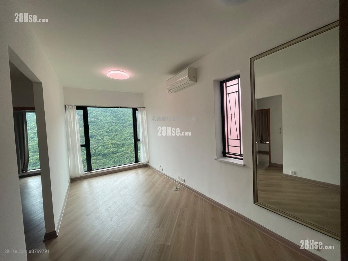 Castello Sell 2 Bedrooms , 1 Bathroom 580 ft²