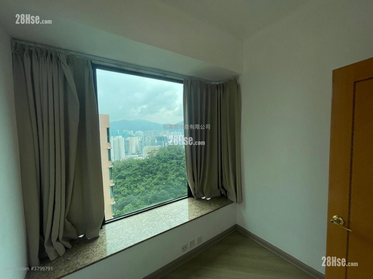 Castello Sell 2 Bedrooms , 1 Bathroom 580 ft²