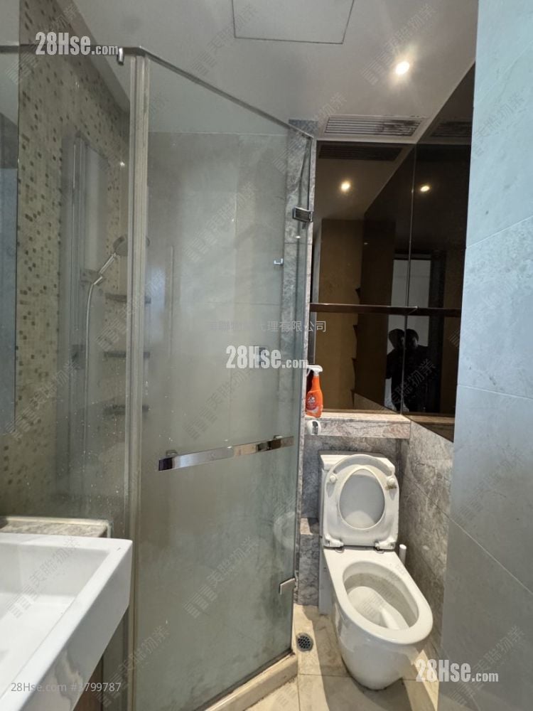 Park Summit Sell Studio , 1 Bathroom 274 ft²