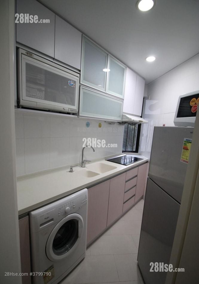 Kornhill Sell 3 Bedrooms , 2 Bathrooms 668 ft²