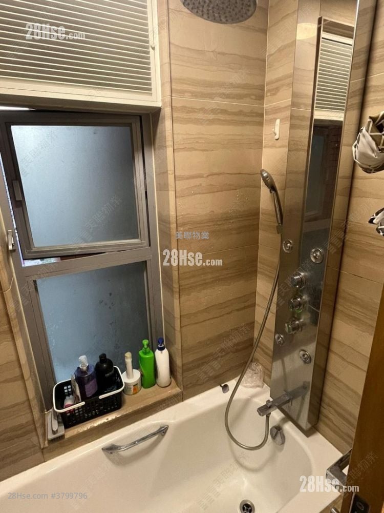 Century Gateway Rental 584 ft²