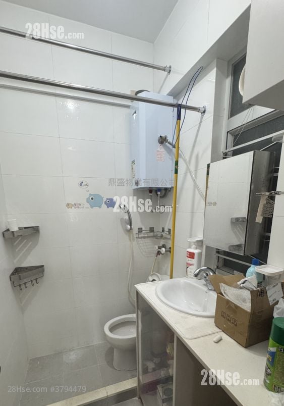 Tung Po Building Rental 2 Bedrooms , 1 Bathroom 341 ft²