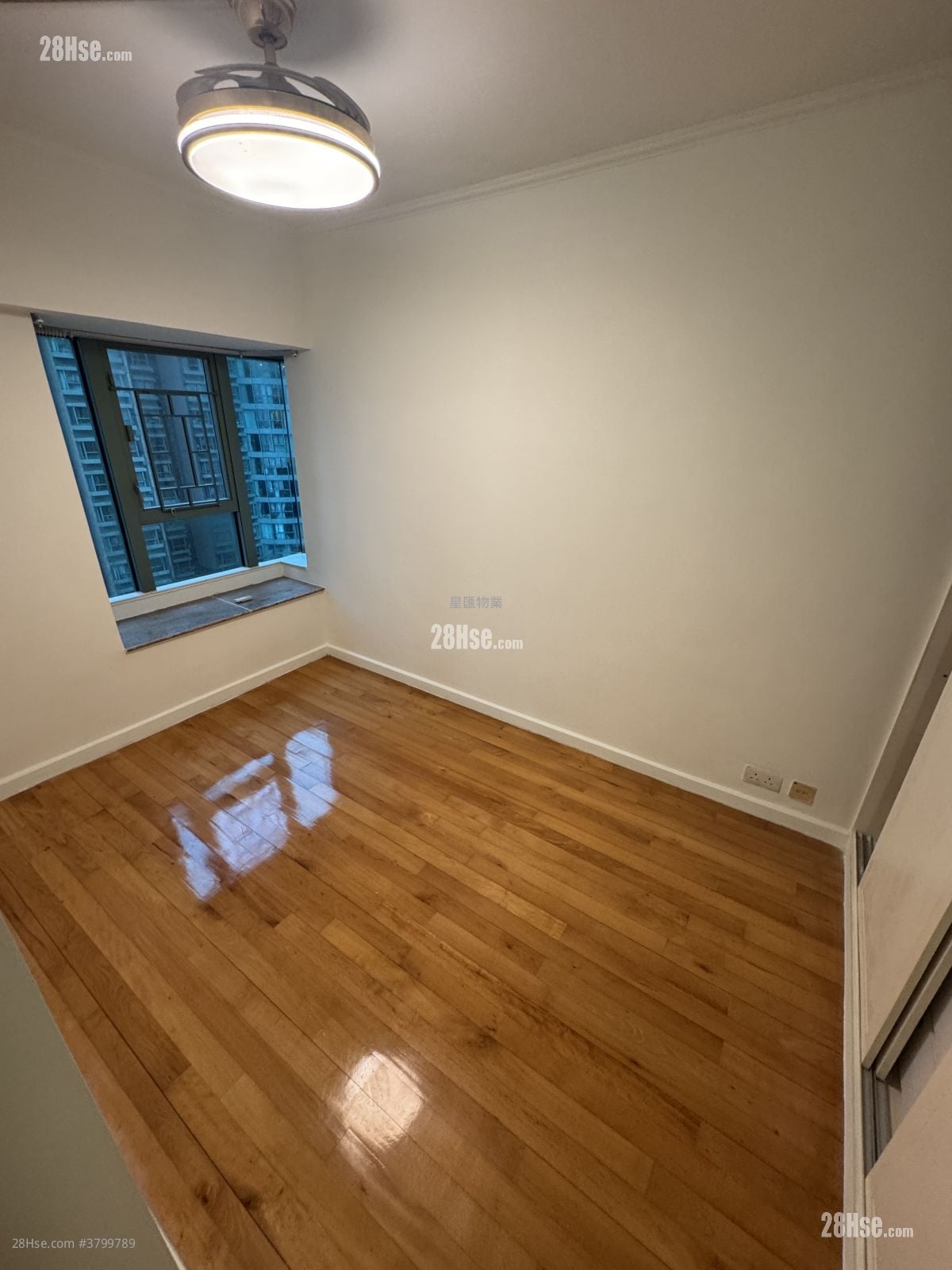 海逸豪园 售盘 2 房 , 1 浴室 592 平方尺