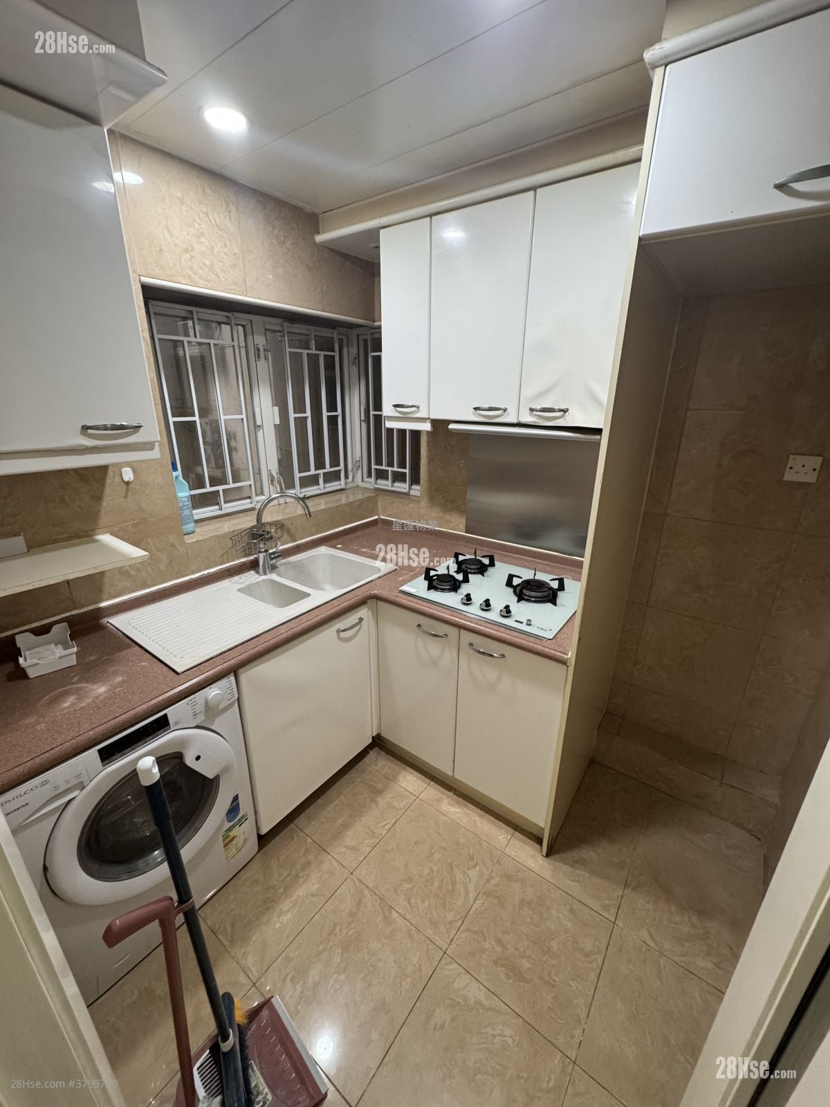 海逸豪园 售盘 2 房 , 1 浴室 592 平方尺