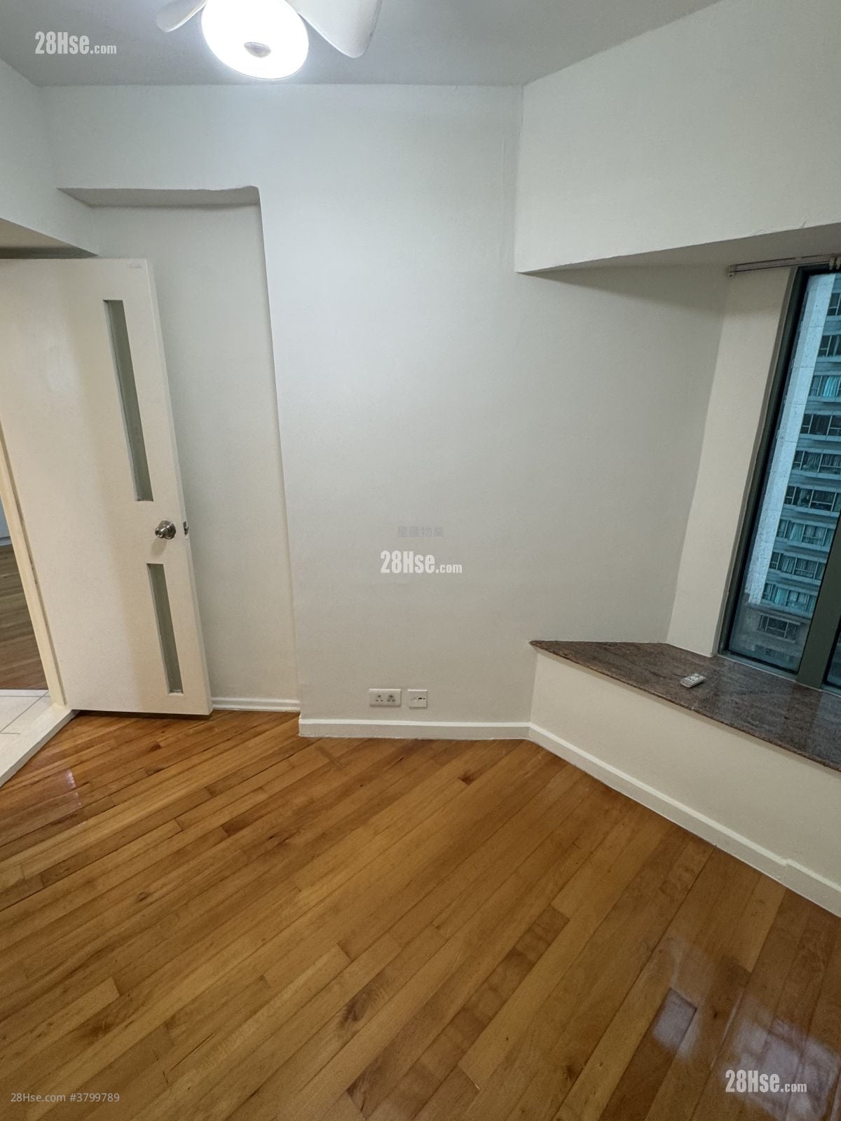 海逸豪园 售盘 2 房 , 1 浴室 592 平方尺