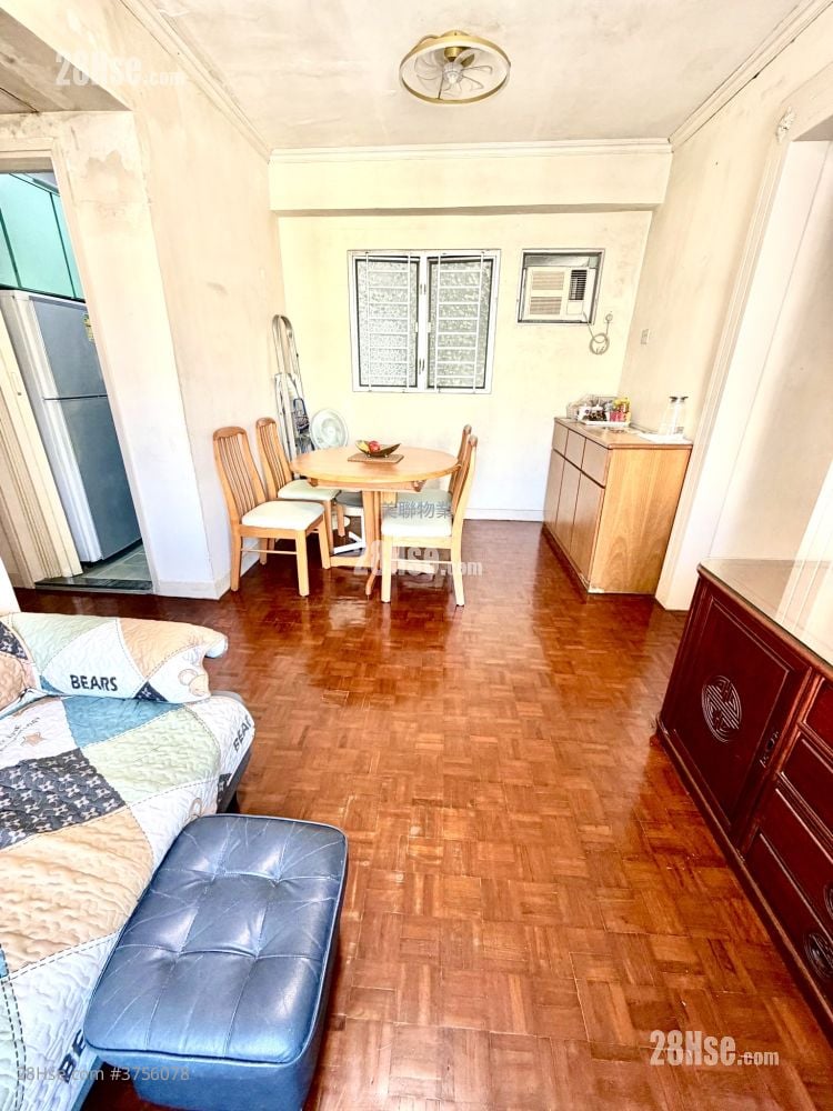 Sheungshui Town Center Sell 3 Bedrooms 454 ft²