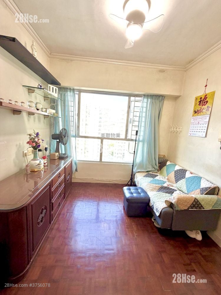 Sheungshui Town Center Sell 3 Bedrooms 454 ft²